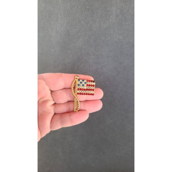 Vintage American Flag Rhinestone Brooch - Picture 4 of 10